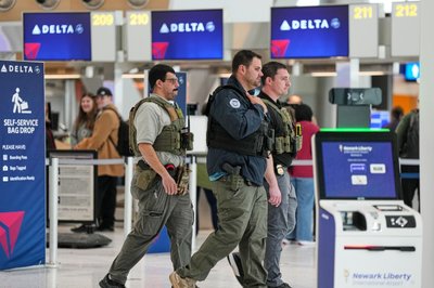 Airlines hotels warn on potential Trump travel restrictions