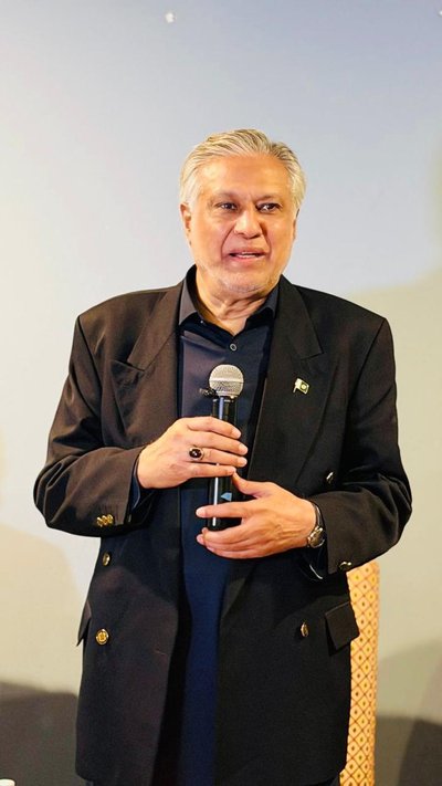 Pakistan highlights peace efforts